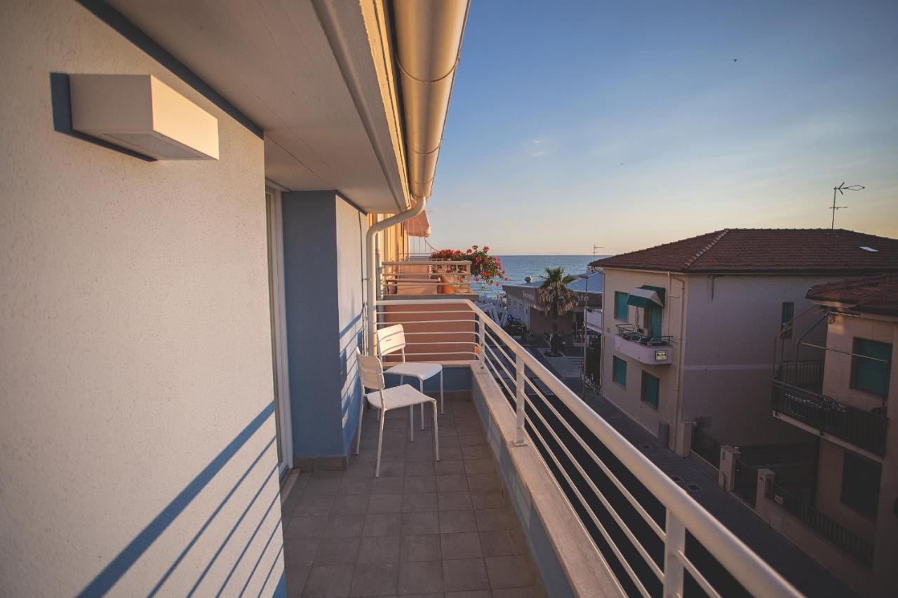 Via Siena 4 - Suites & Rooms Marina di Cecina Exterior foto
